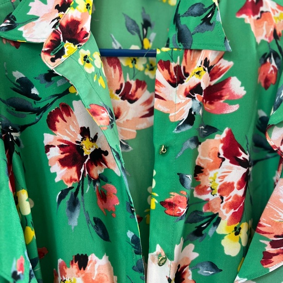 RALPH LAUREN DRESS, LONG GREEN FLORAL, BELTED/ BUTTON, SIZE 8 - Picture 6 of 7